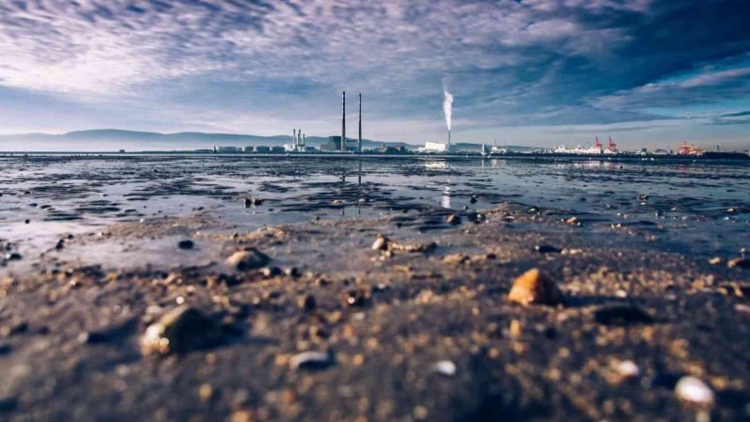 Sud, il «prezzo» del lavoro: se a pagare sono territorio e salute