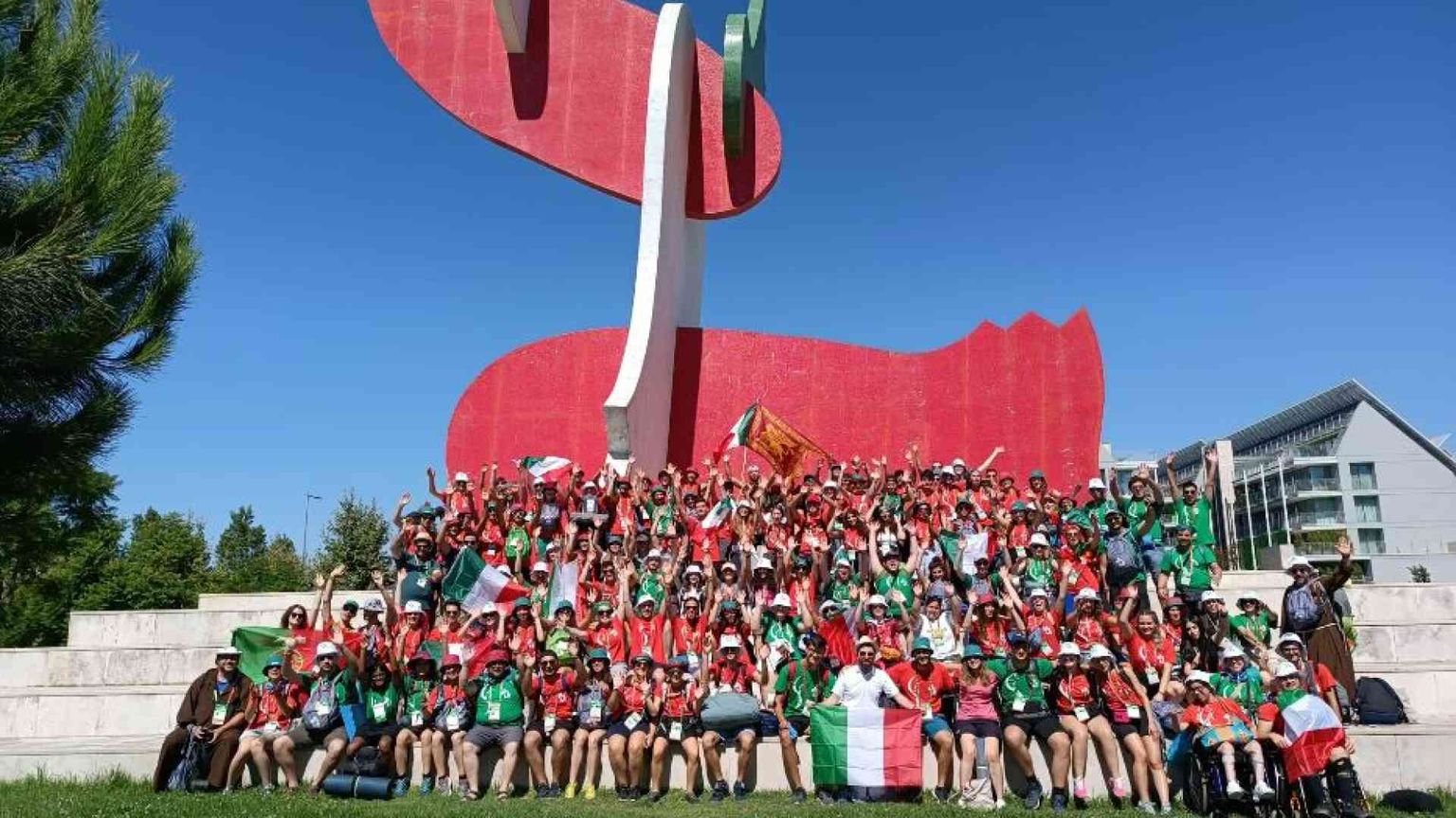 Accogliente, vicina, semplice, gioiosa. Così i giovani sognano la loro Chiesa