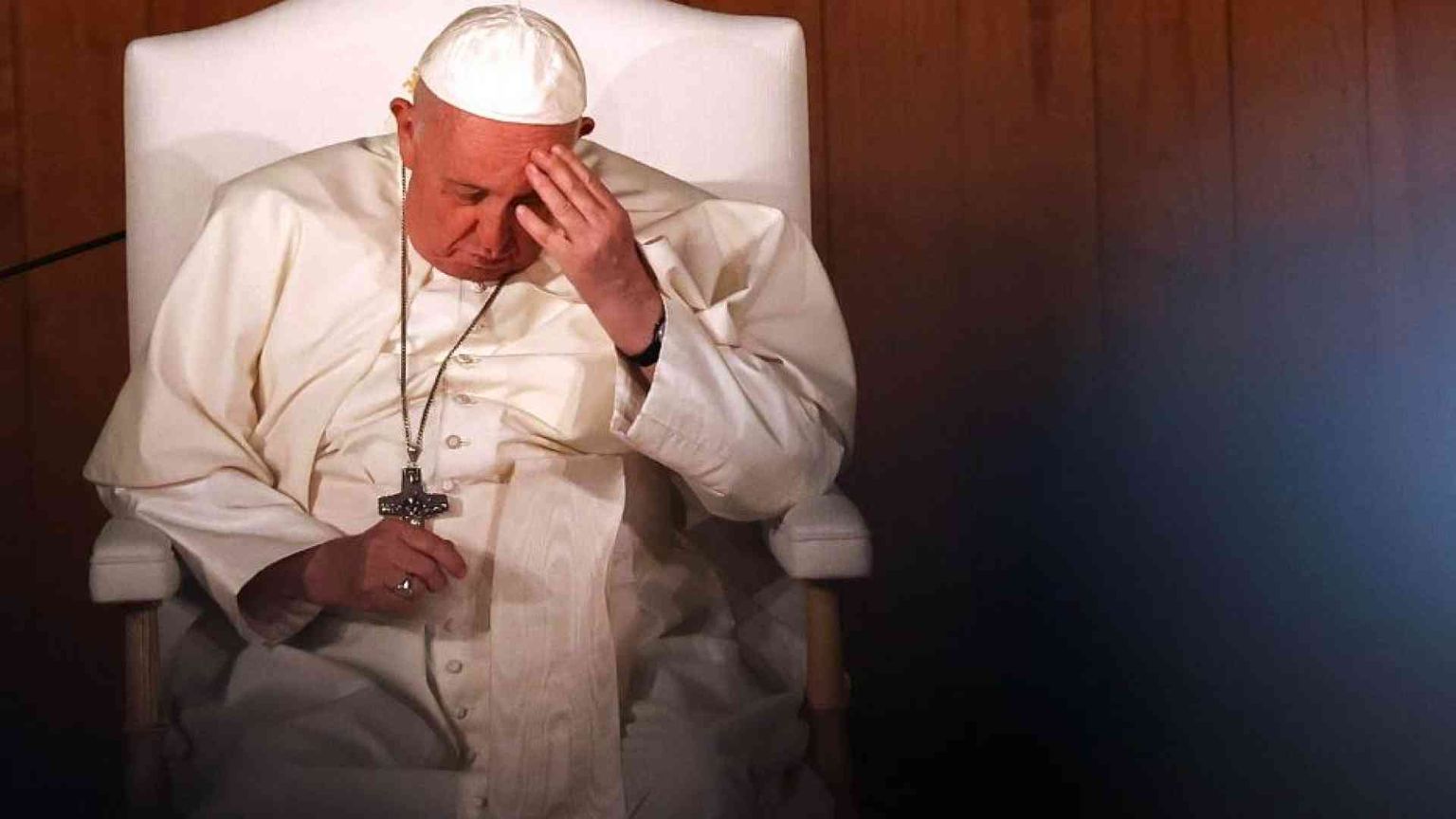 Il Papa: pregare con le “mani sporche” discutendo con Dio per affidarsi a Lui