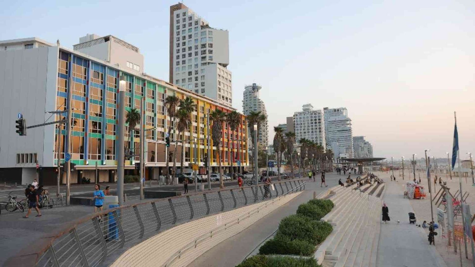 Attività ferme e costi in aumento. L’economia di Israele rischia il collasso