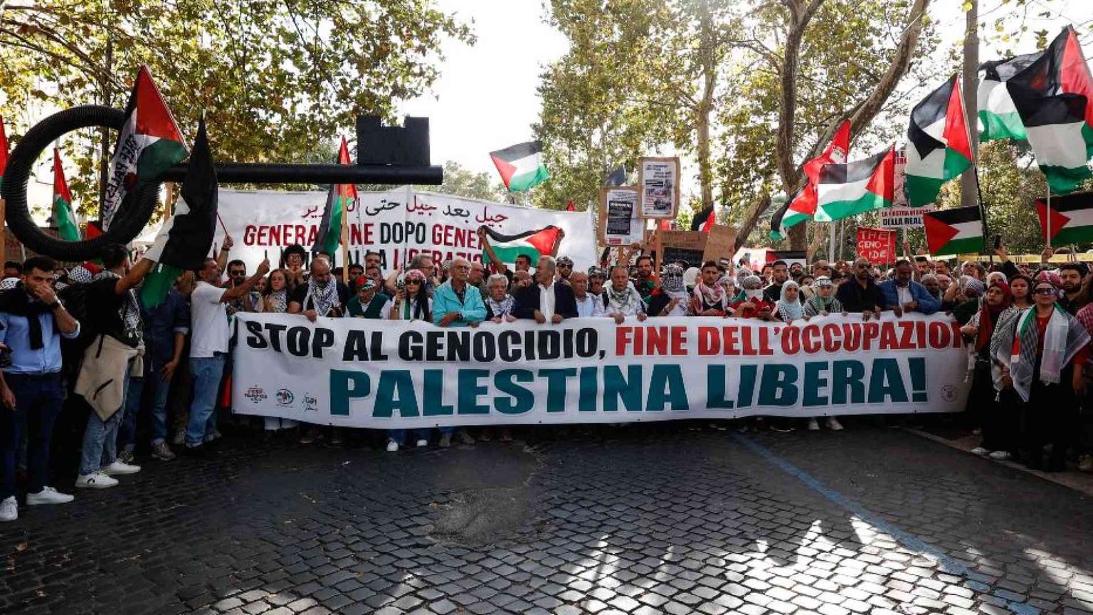 Tensioni alla manifestazione pro Palestina, rimossa bandiera d'Israele alla Fao