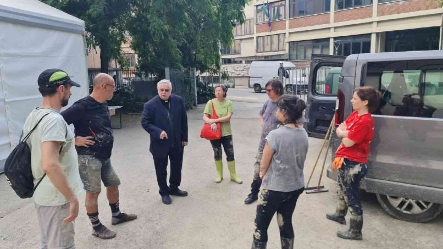 Il vescovo Toso: accanto alla mia Chiesa che soffre
