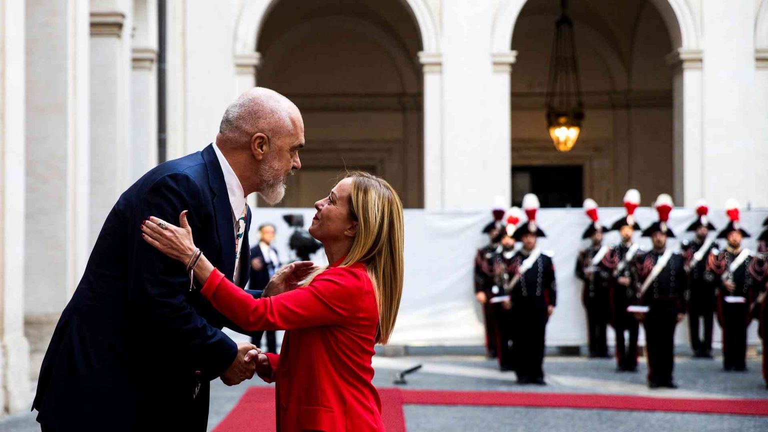 Centri, trasferimenti, diritti: perché l'accordo Italia-Albania fa discutere