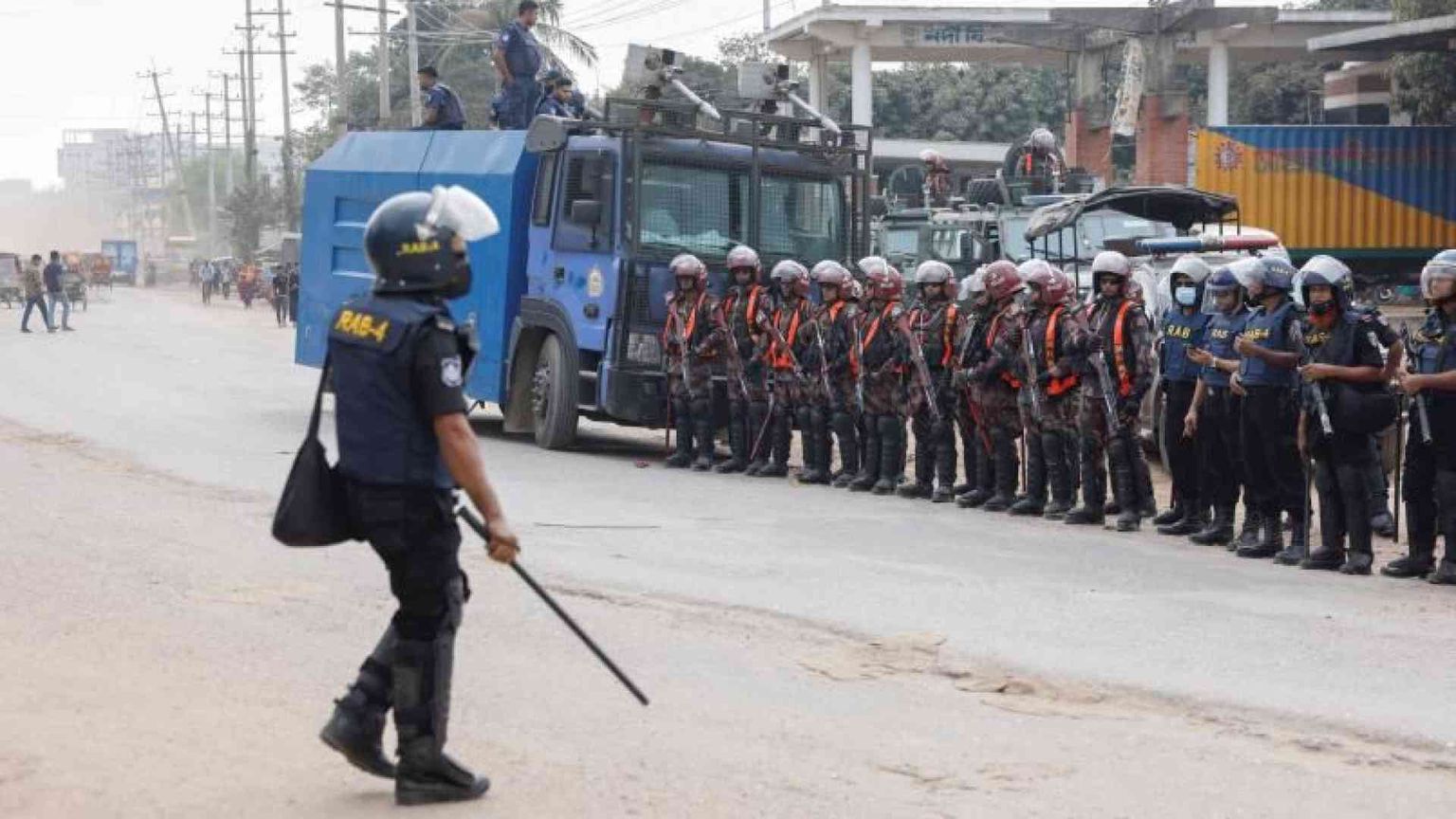 La protesta degli operai infiamma il Bangladesh. Cosa sta succedendo