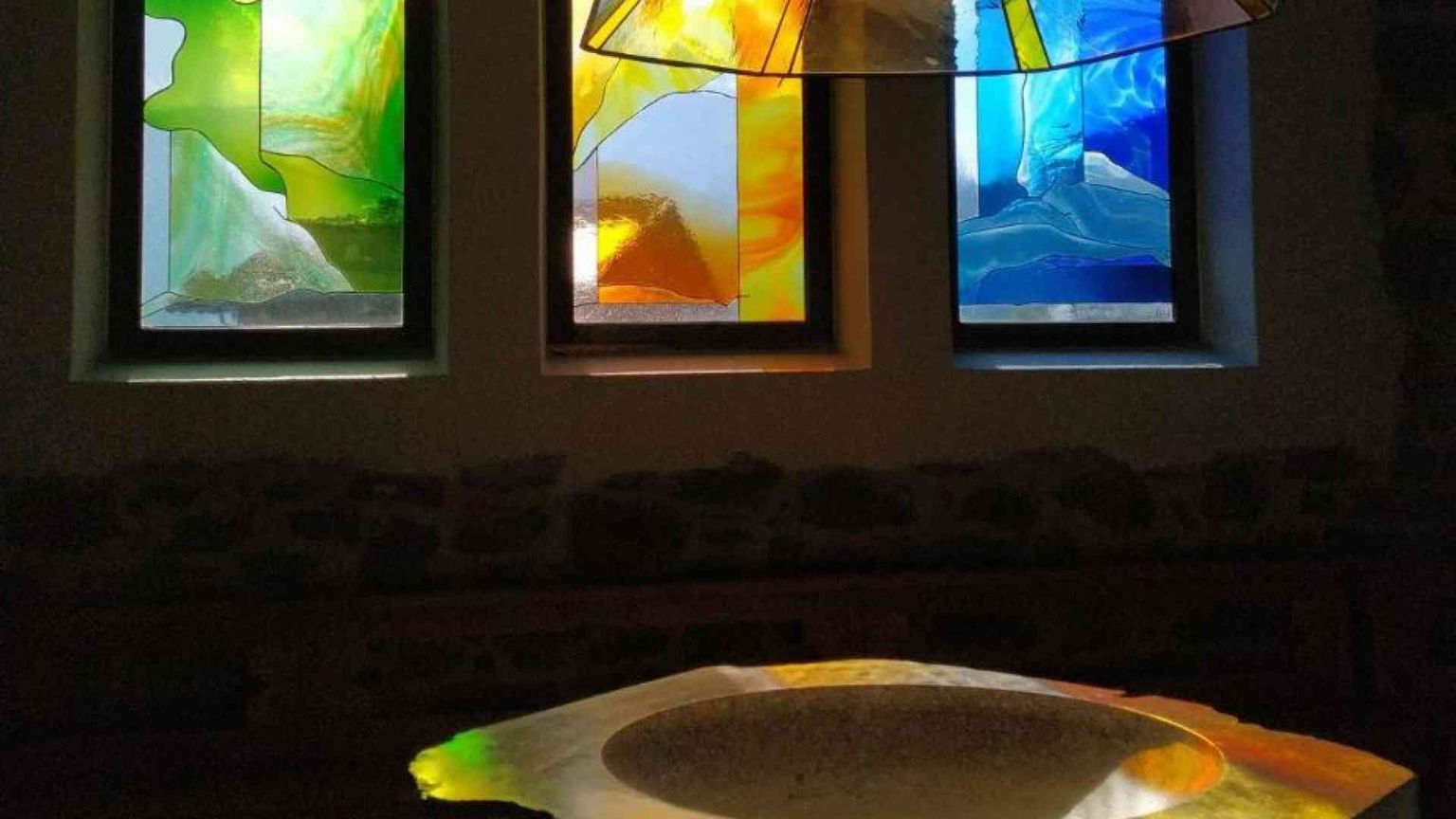 Trans e gay, sì al Battesimo. Possono essere padrini e madrine. Cosa significa