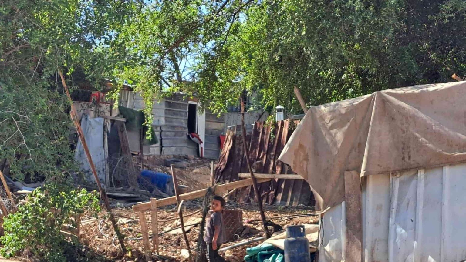 L'esodo dei beduini palestinesi in fuga dai coloni