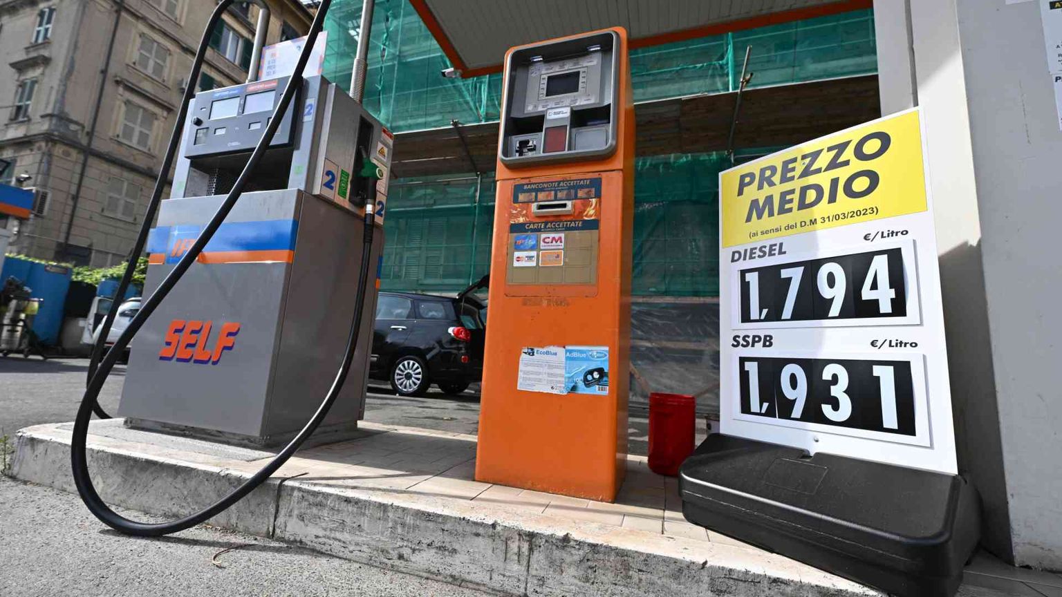 Caro-carburanti, il Tar sospende il decreto sui cartelli con il prezzo medio