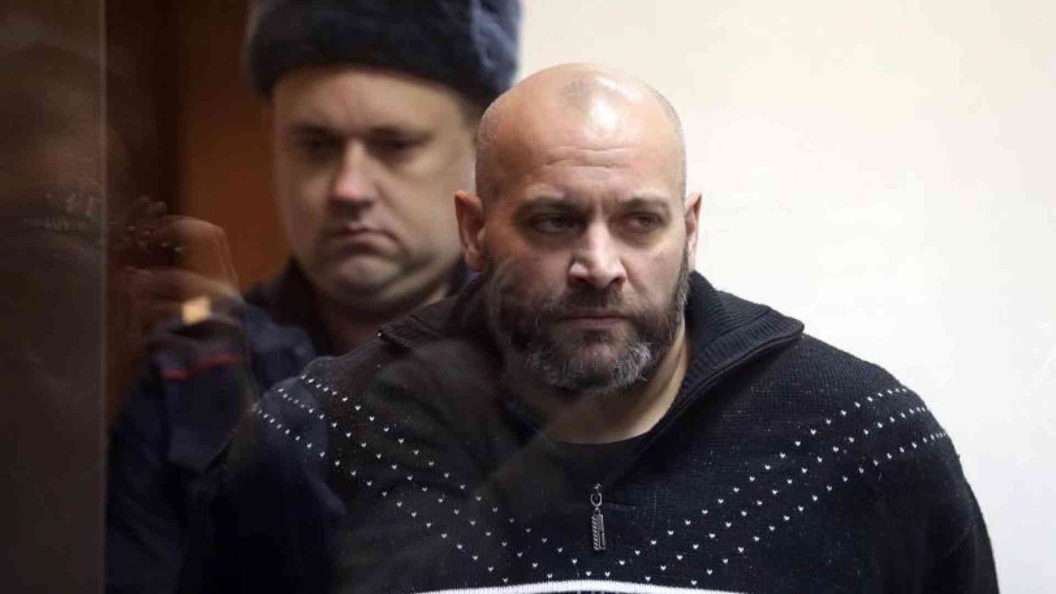 Uno degli assassini di Anna Politkovskaya si arruola e Putin lo grazia