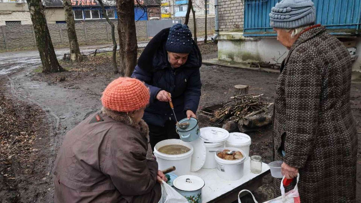 «Io, parroco sotto le bombe, fra la gente che non ha più la casa e ha fame»