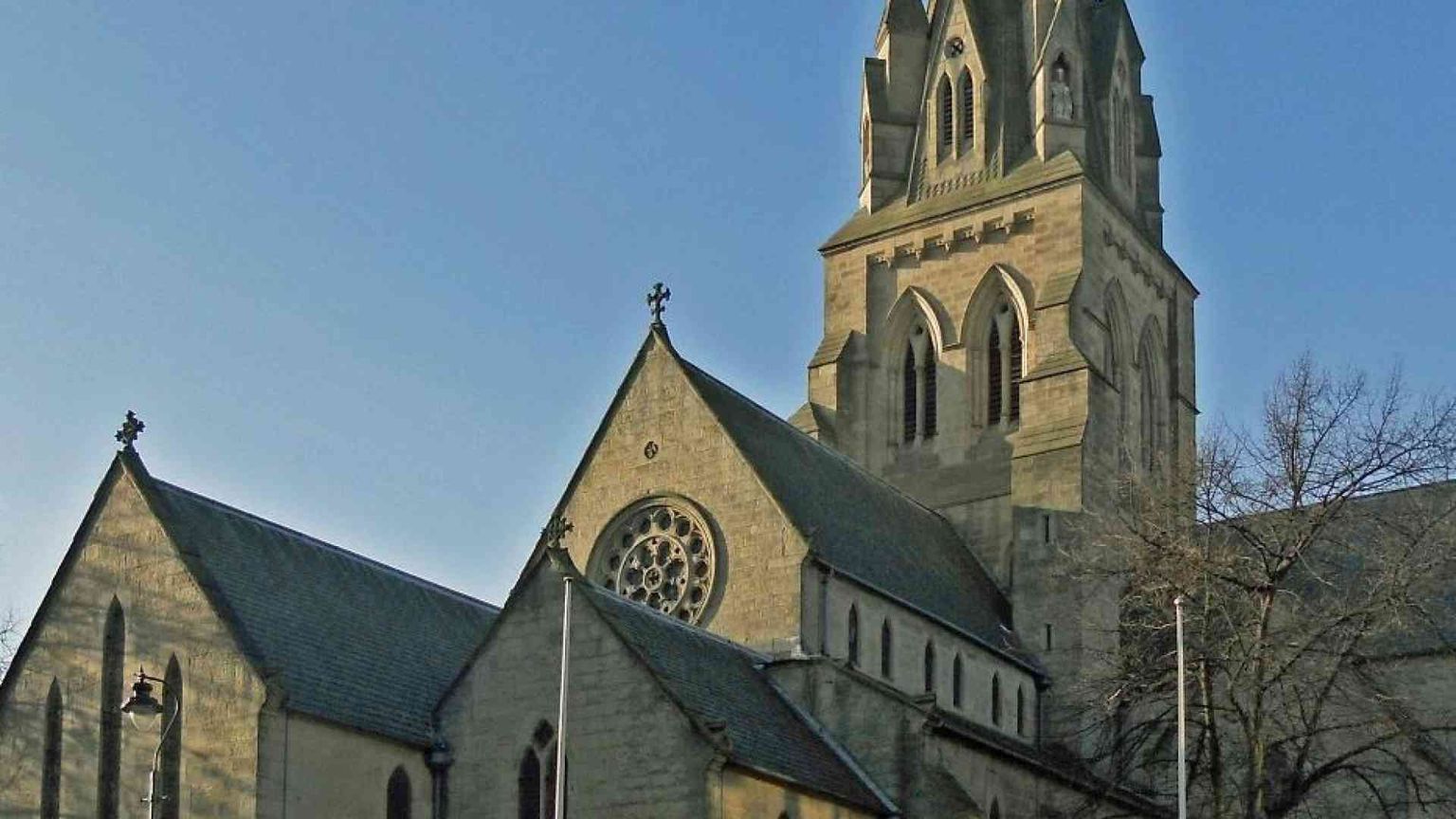 Il 1° dicembre il funerale di Indi. Presente anche il governo italiano?