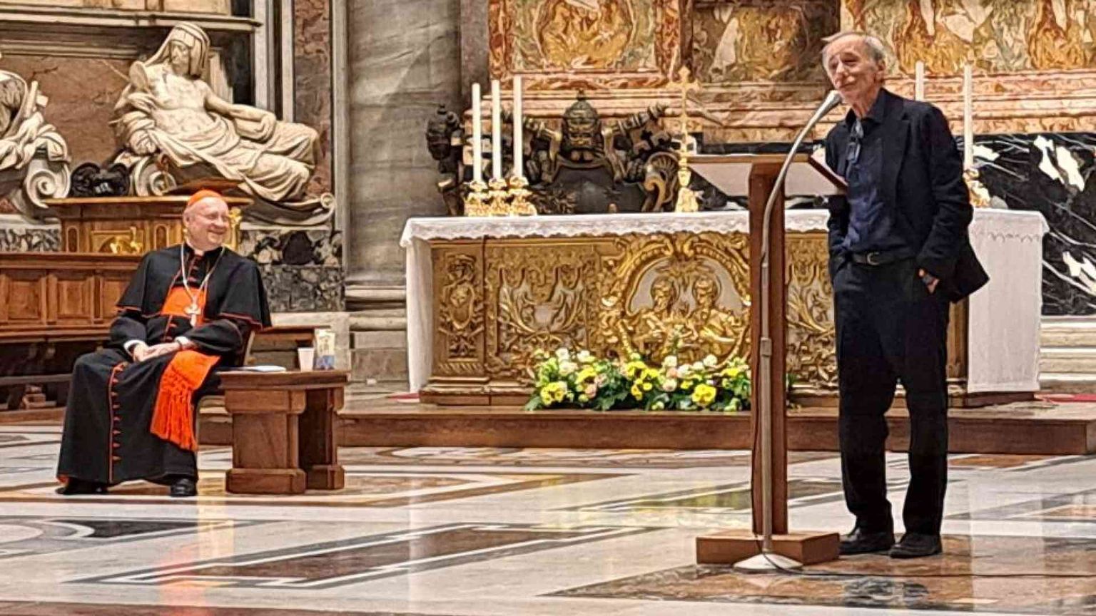 Vecchioni, luci a San Pietro. «Ecco la mia fede»