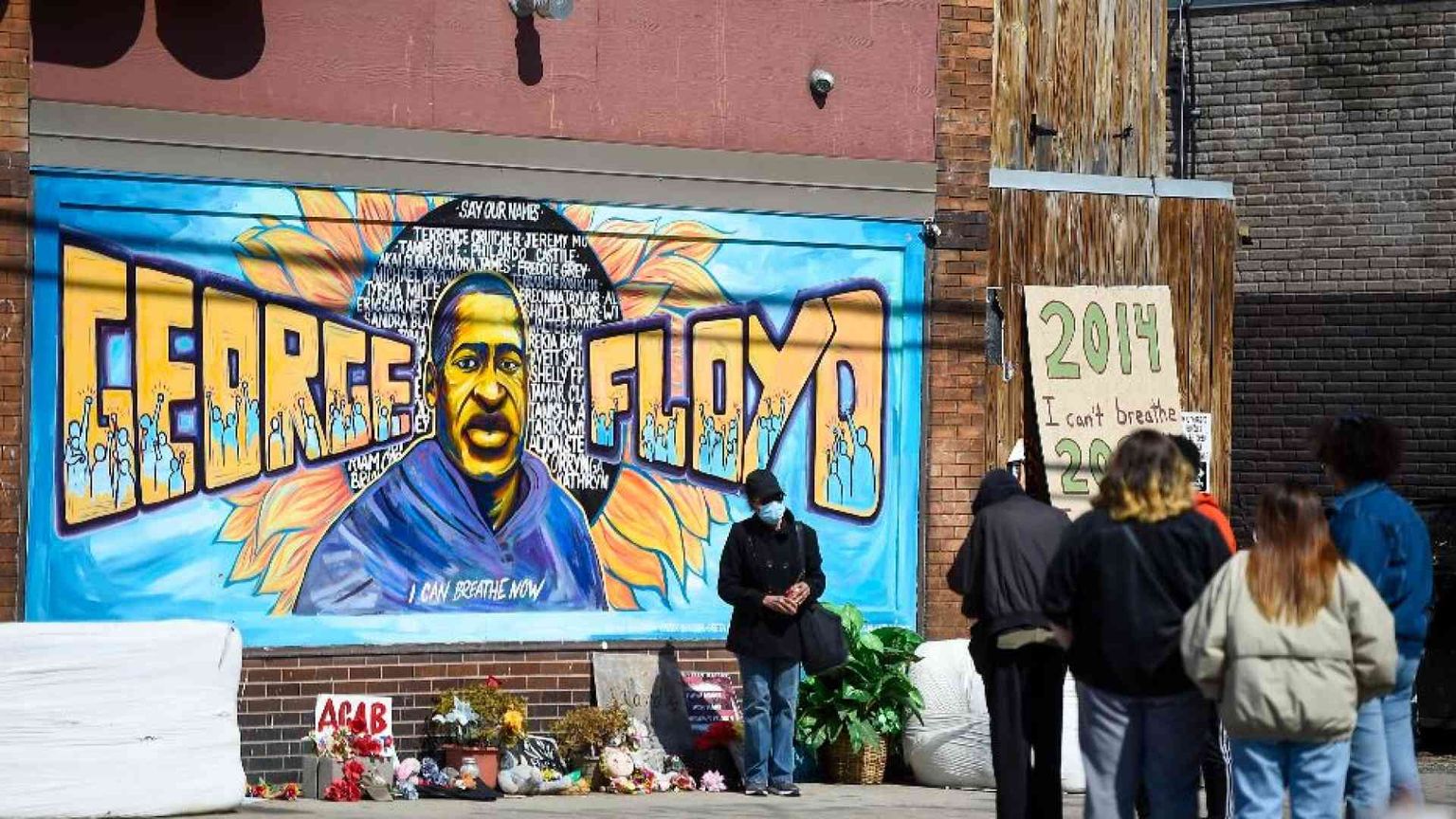 Accoltellato in carcere l'agente che uccise George Floyd