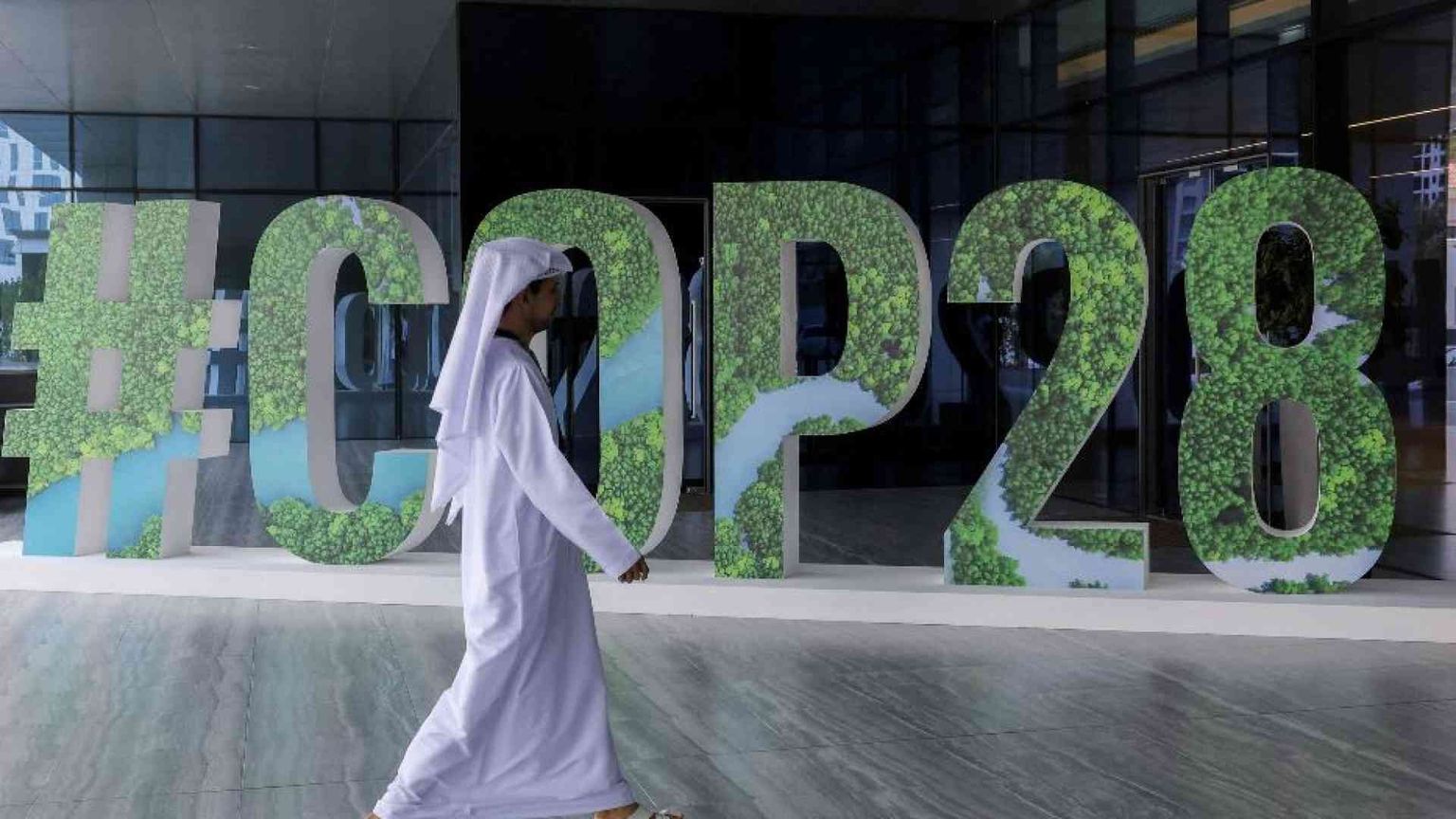 Biden no, il Papa sì. Chi c'è e cosa succede alla Cop28 al via giovedì