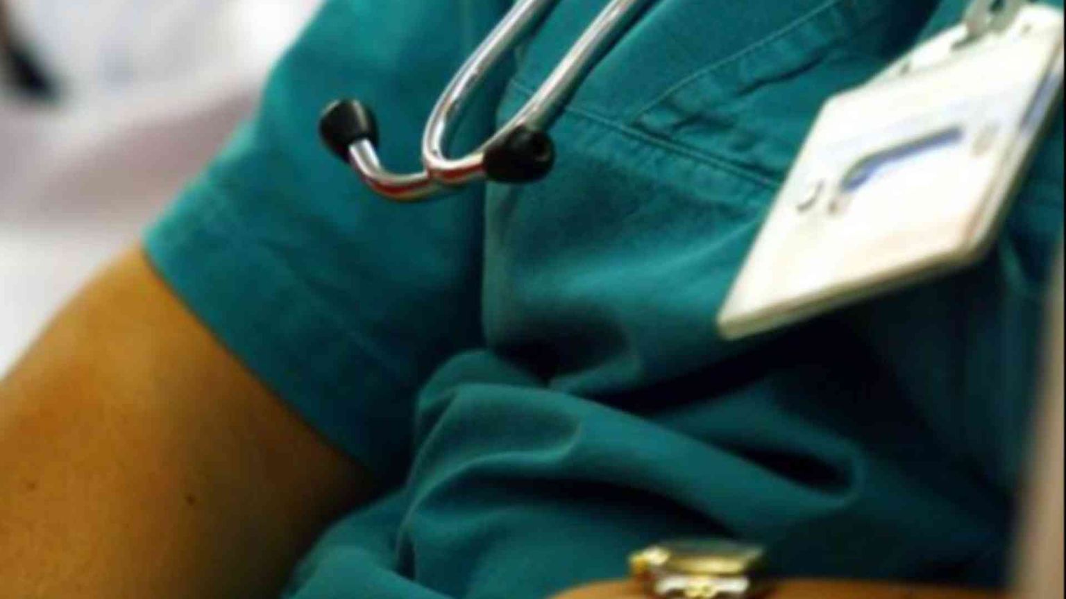 Troppa burocrazia, zero riconoscimenti. «Noi, medici in fuga»