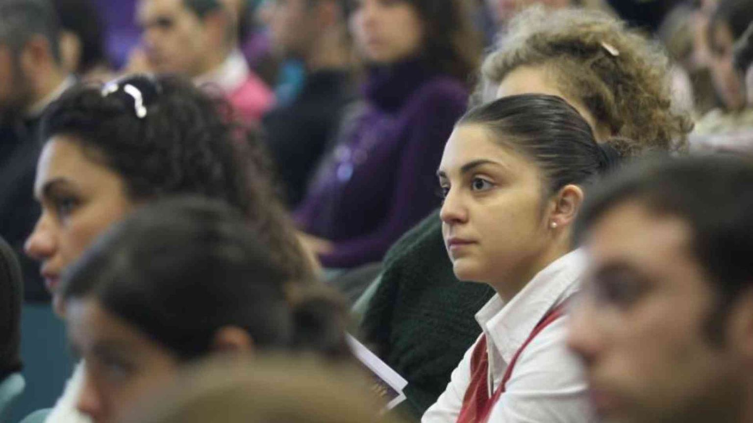 Così la filosofia ci guida a passare dall'io al noi