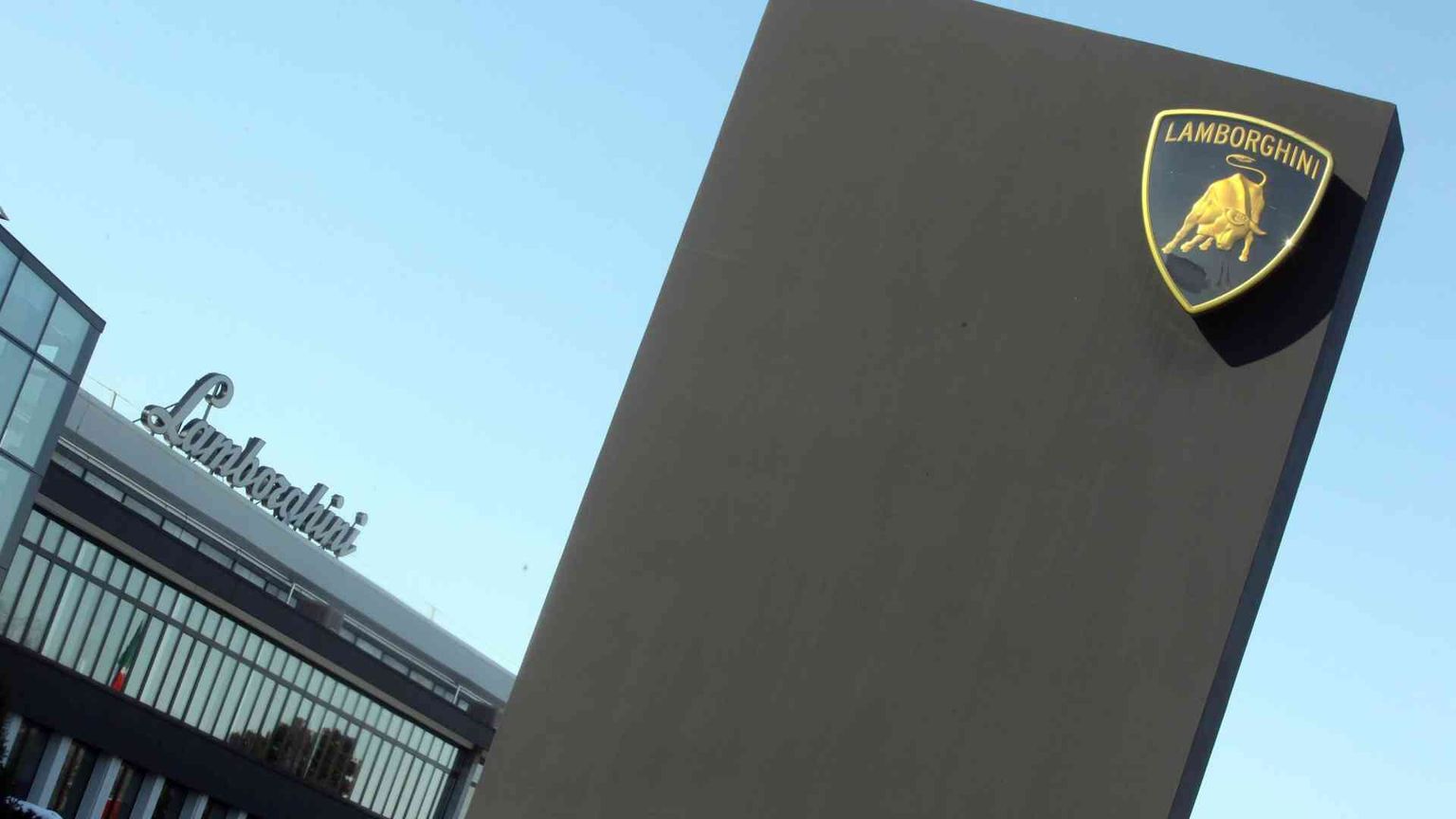 Accordo in Lamborghini: si lavorerà meno e con stipendio più alto