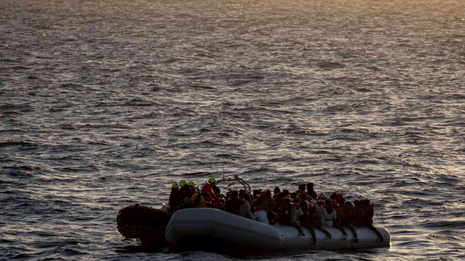 Il Papa sui migranti: senza integrazione c'è pericolo