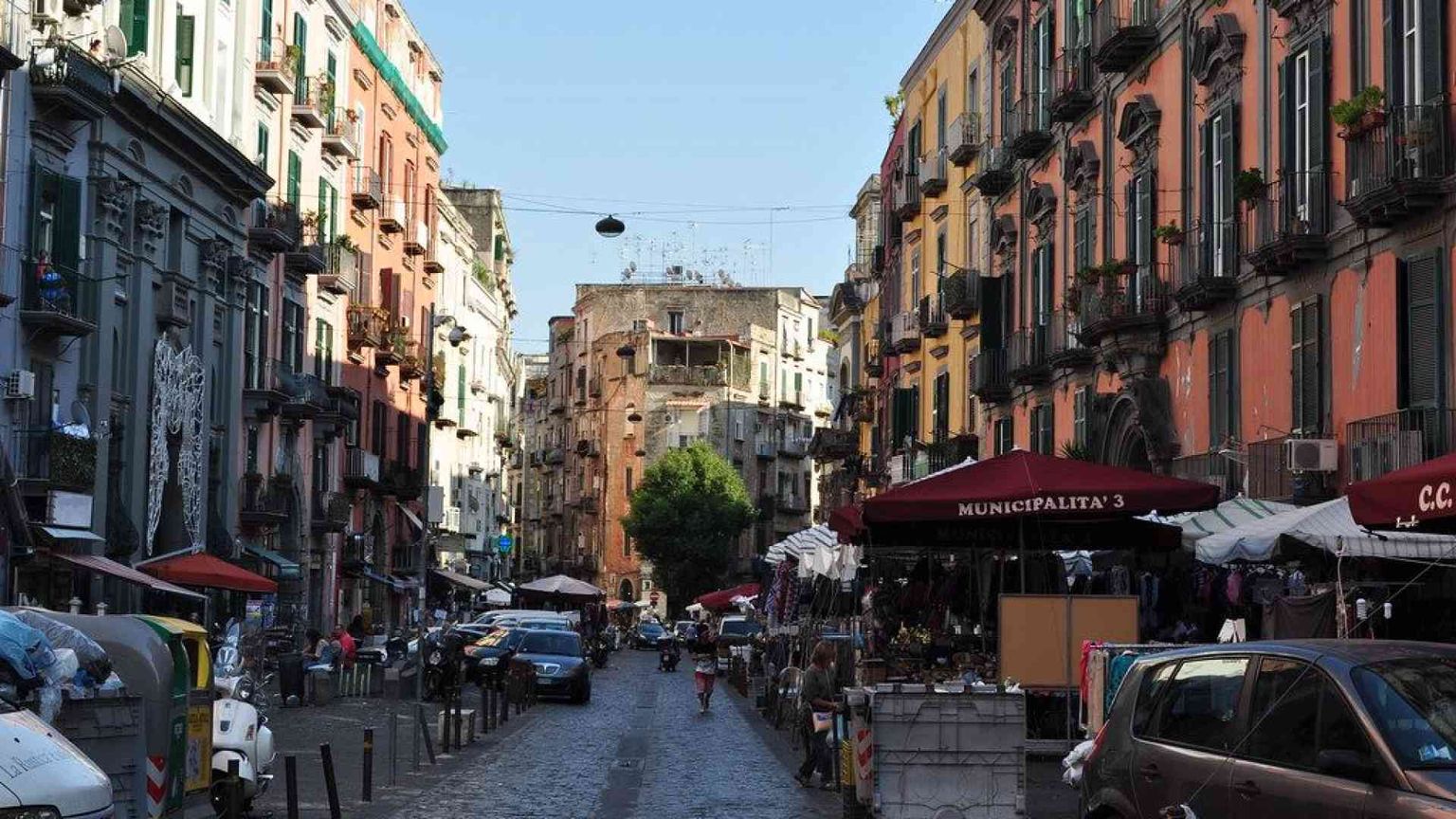 Quei percorsi di rinascita nell'altra Napoli