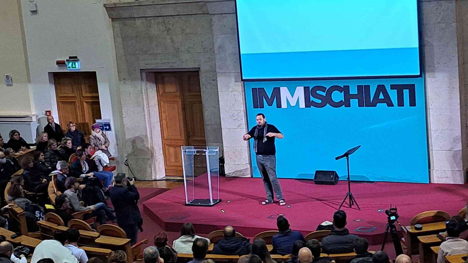 Zuppi: «Il potere logora chi ce l'ha, ma è l'ora di immischiarsi»