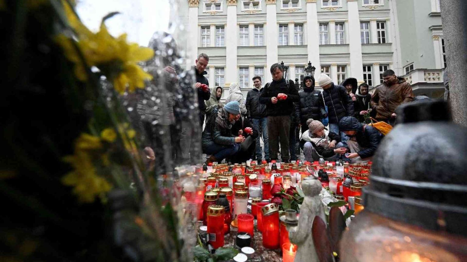 Praga, il killer aveva un arsenale in casa. La polizia era già sul posto