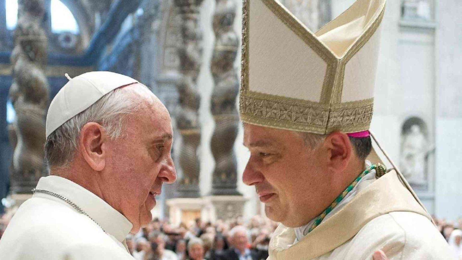 Krajewski inviato dal Papa a pregare per la pace