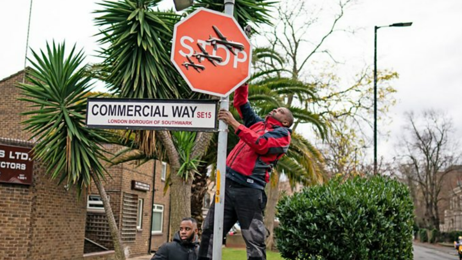 L'ultima opera di Banksy è stata rubata un'ora dopo l'esposizione