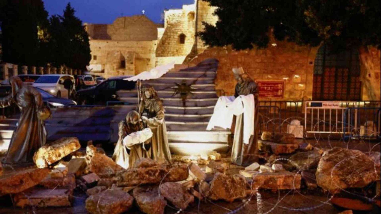 Betlemme, il buio attorno alla mangiatoia: «Basta con la guerra»
