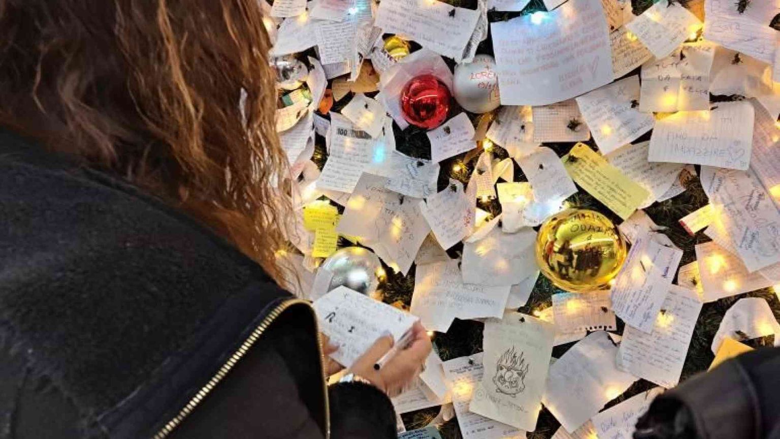 Pace, famiglia e un po’ d’ironia. Biglietti natalizi a Roma Termini