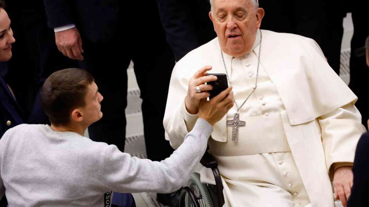 Il Papa: superbia, inizio di tutti i mali. E con il diavolo non si dialoga