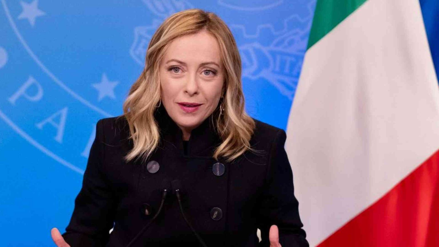 Meloni e il doppio rinvio della conferenza stampa di fine anno