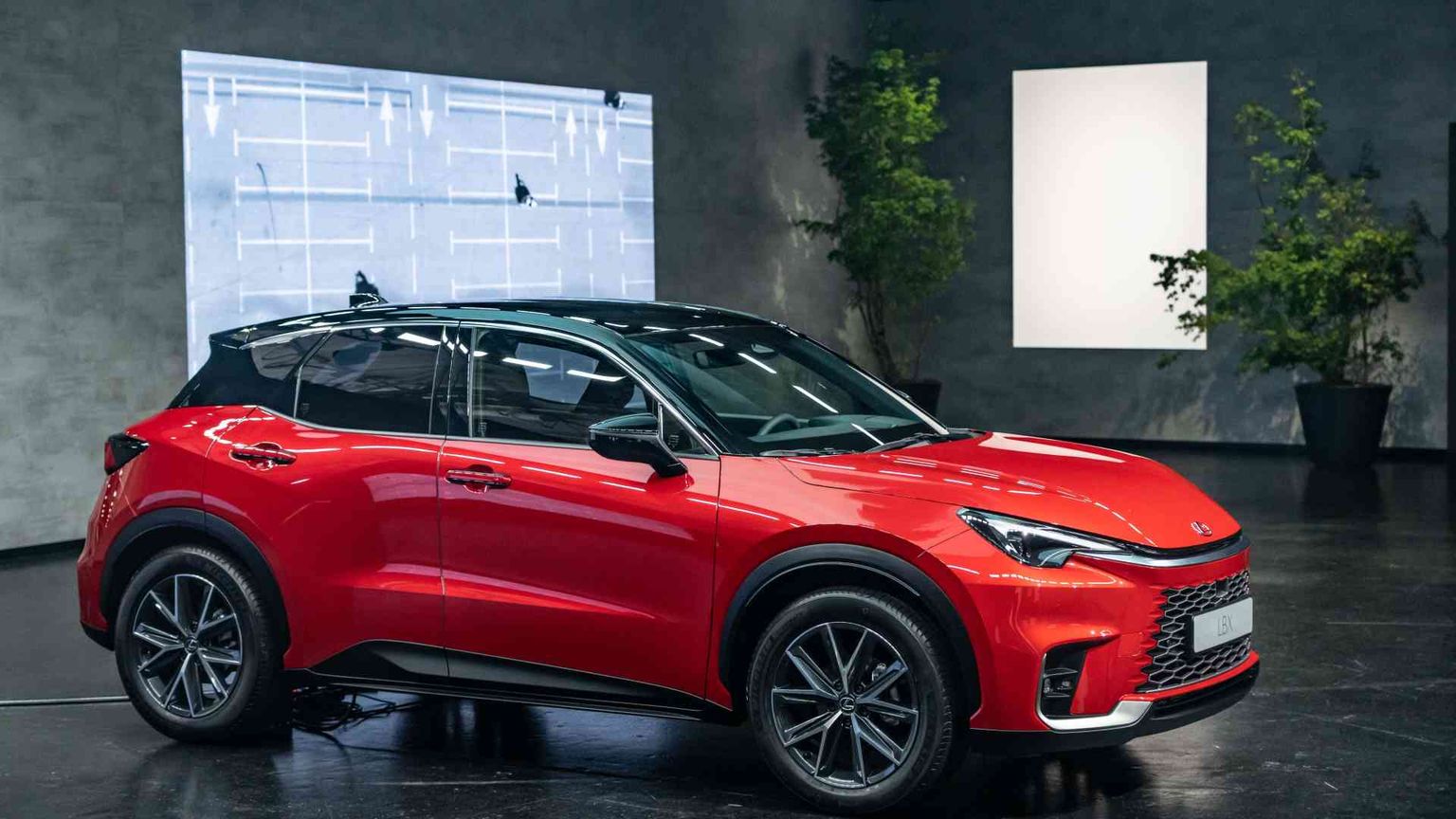 Piccola è meglio: ecco LBX, la svolta di Lexus