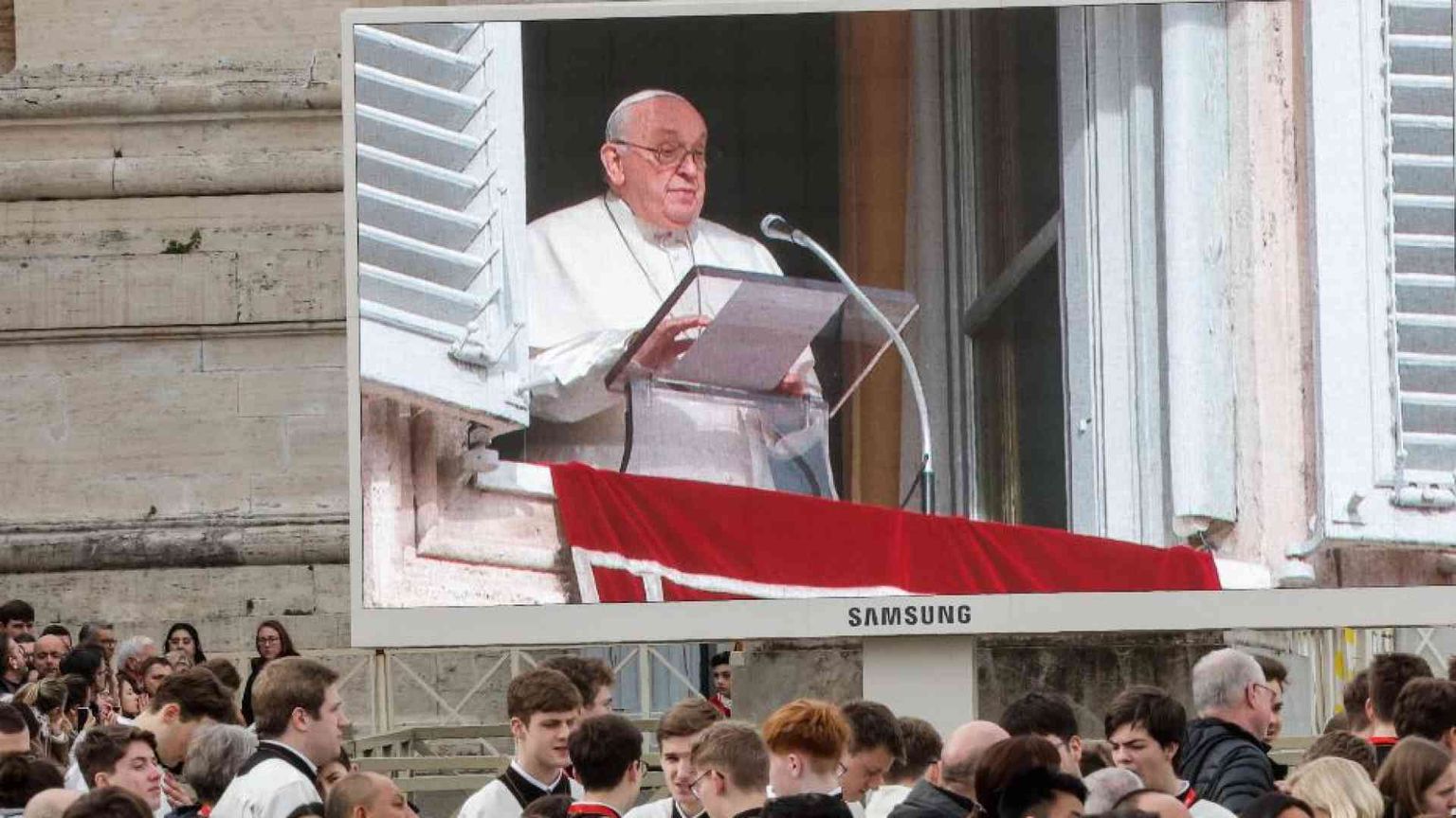 Il Papa: il mondo ha bisogno delle donne e delle madri per costruire la pace