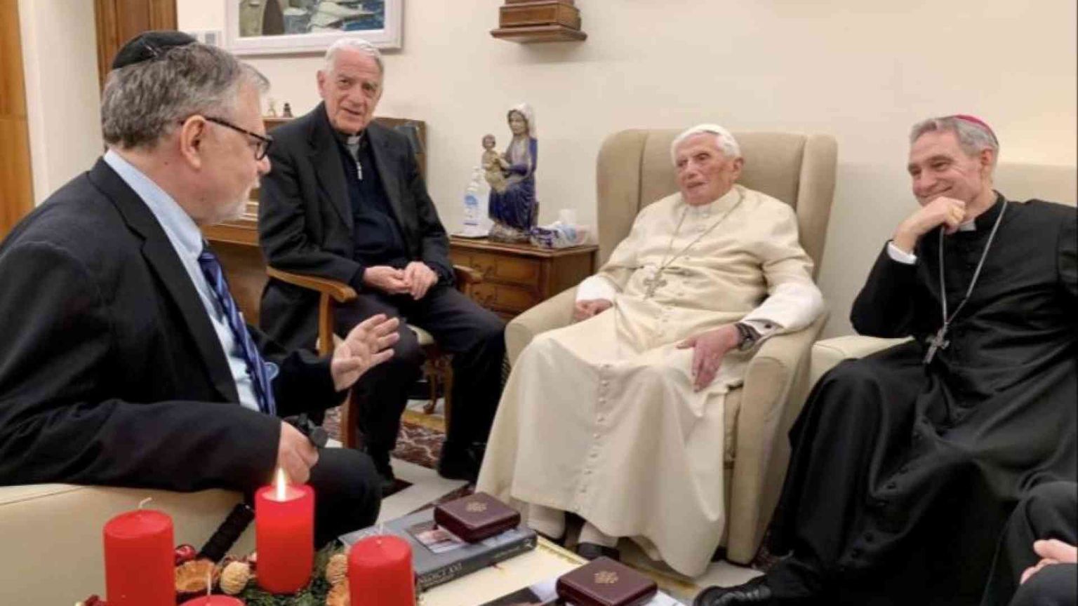 Le omelie di Benedetto XVI dentro il monastero raccolte dalle memores domini