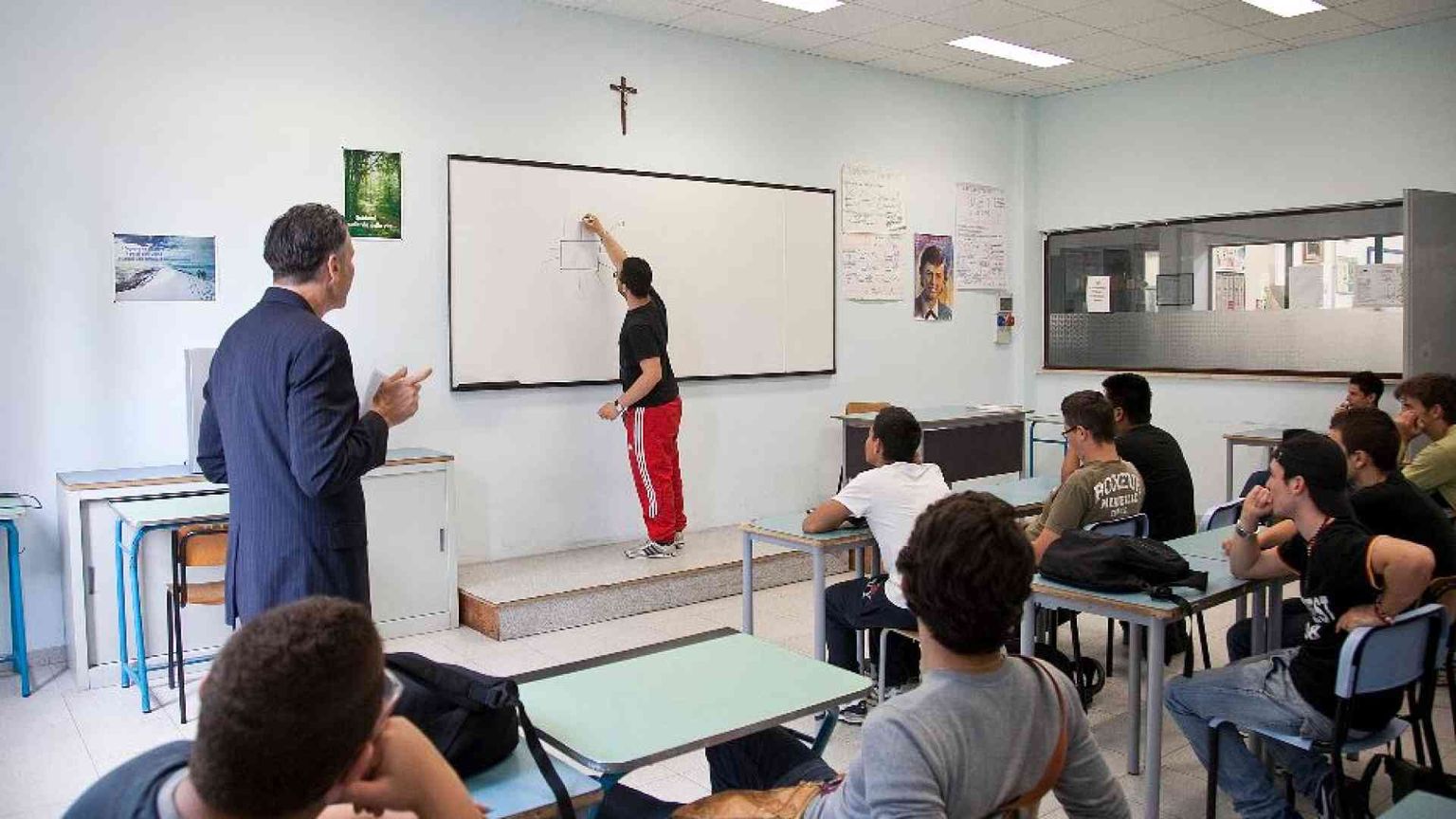 Migliaia di supplenti senza stipendio. Interviene il Ministero