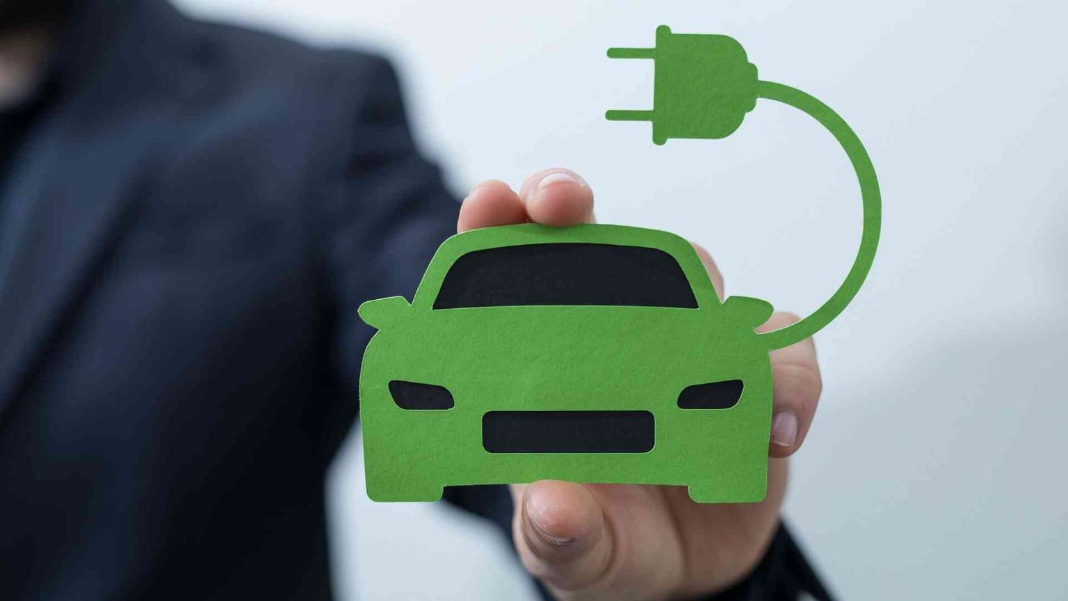 "Auto elettriche, irrealizzabili gli obiettivi Ue. Ecco perchè"