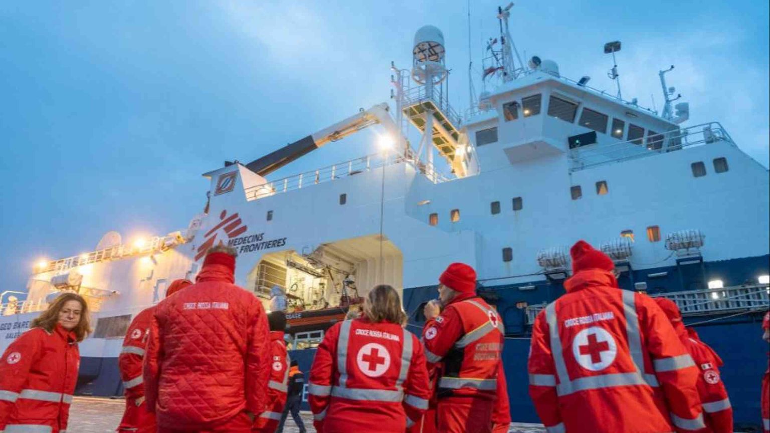 Nel 2023 record di Sos dai barconi. Emergenza per i minorenni soli