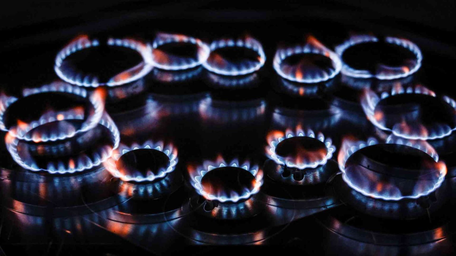 Prezzi dell'energia in calo ad inizio anno, ma l'effetto in bolletta sarà lieve