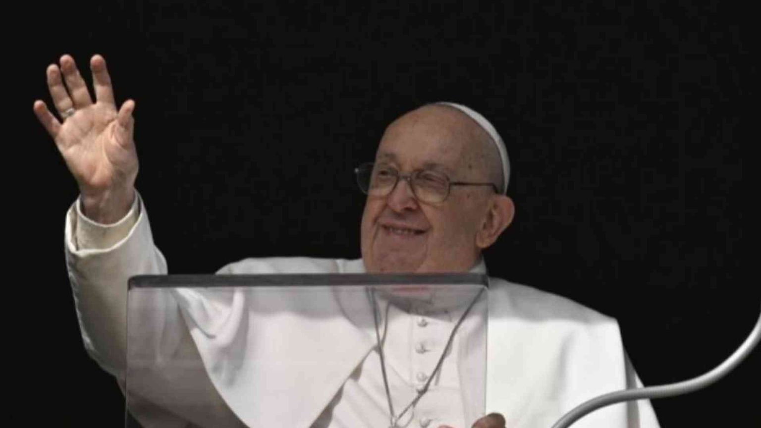 Francesco: dobbiamo educare alla pace
