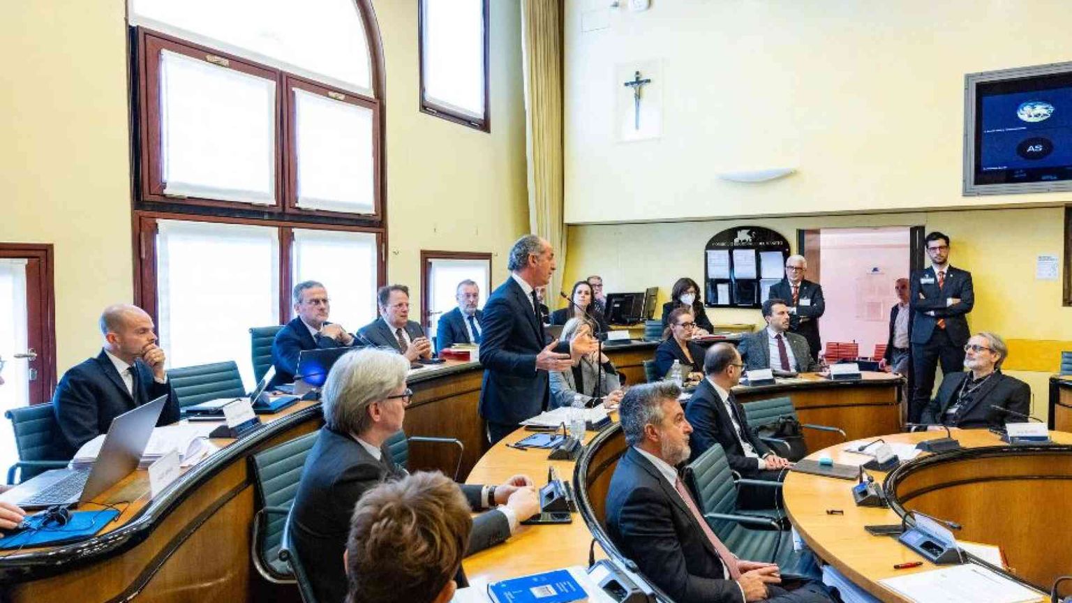 La Regione Veneto boccia la legge sul suicidio assistito, Zaia in minoranza