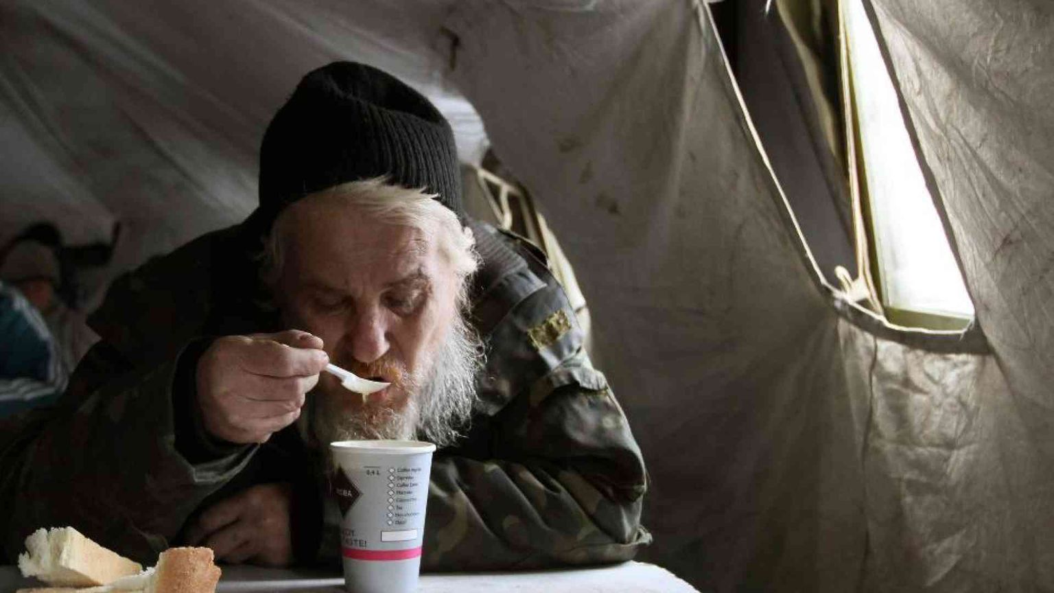 Il Papa ai potenti riuniti a Davos: perché si muore ancora di fame?