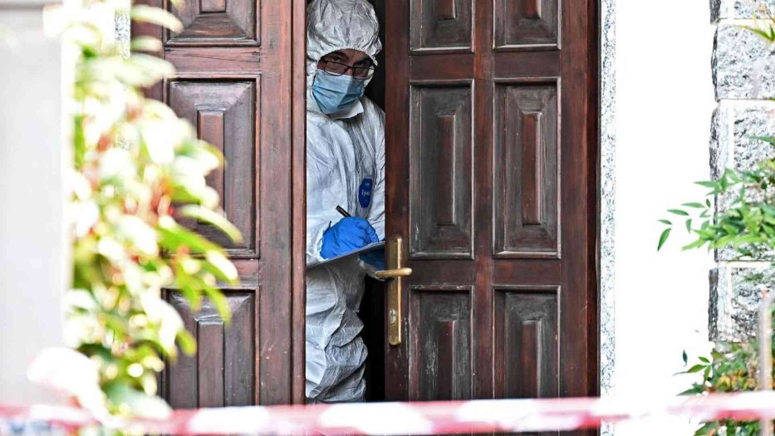 Marito e moglie trovati morti: ipotesi femminicidio-suicidio