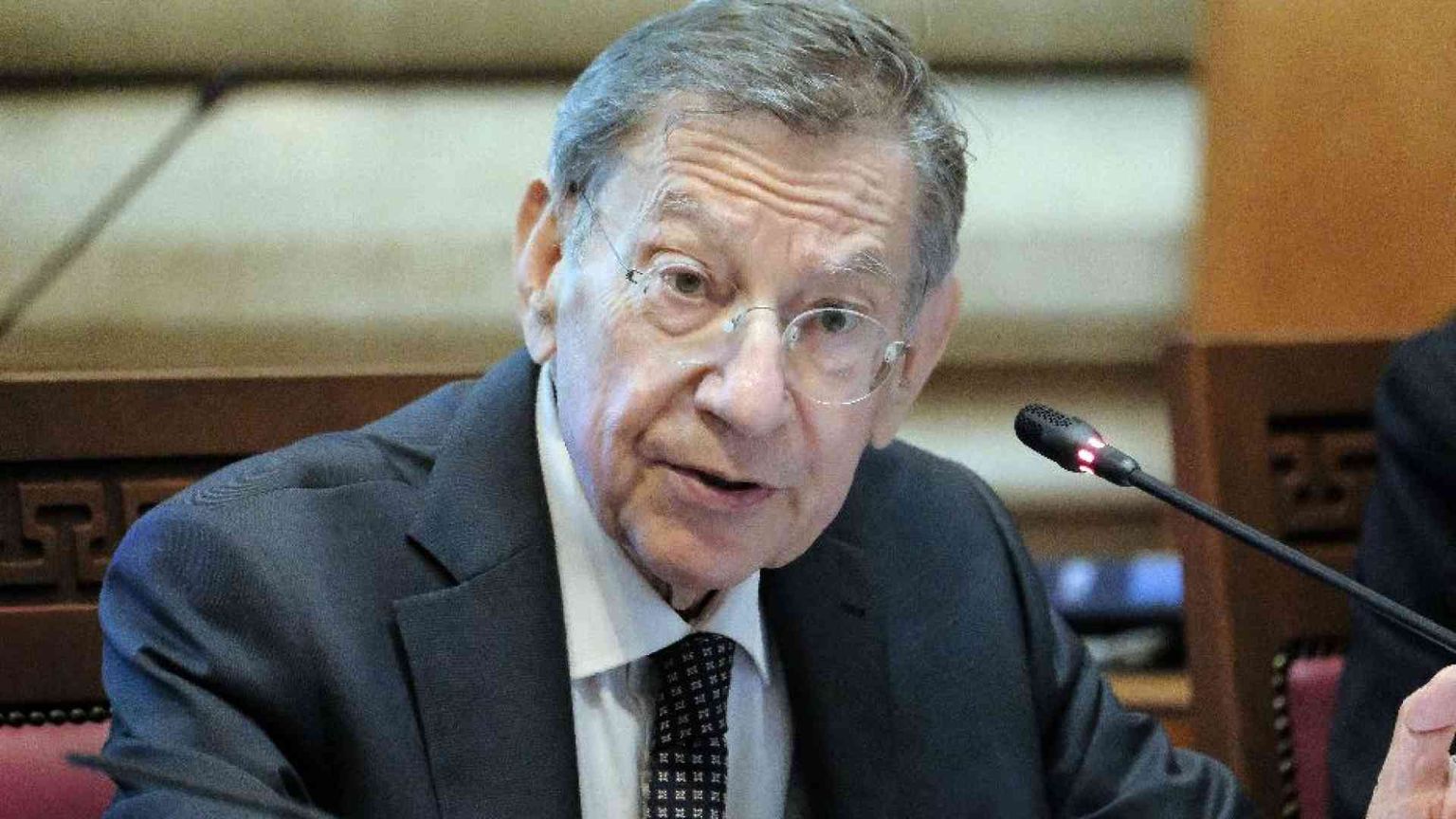 Mirabelli: «No a modifiche costituzionali attraverso una legge ordinaria»