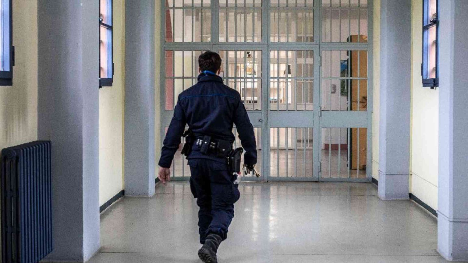 Suicidio a Rossano, a Napoli detenuto salvato dagli agenti