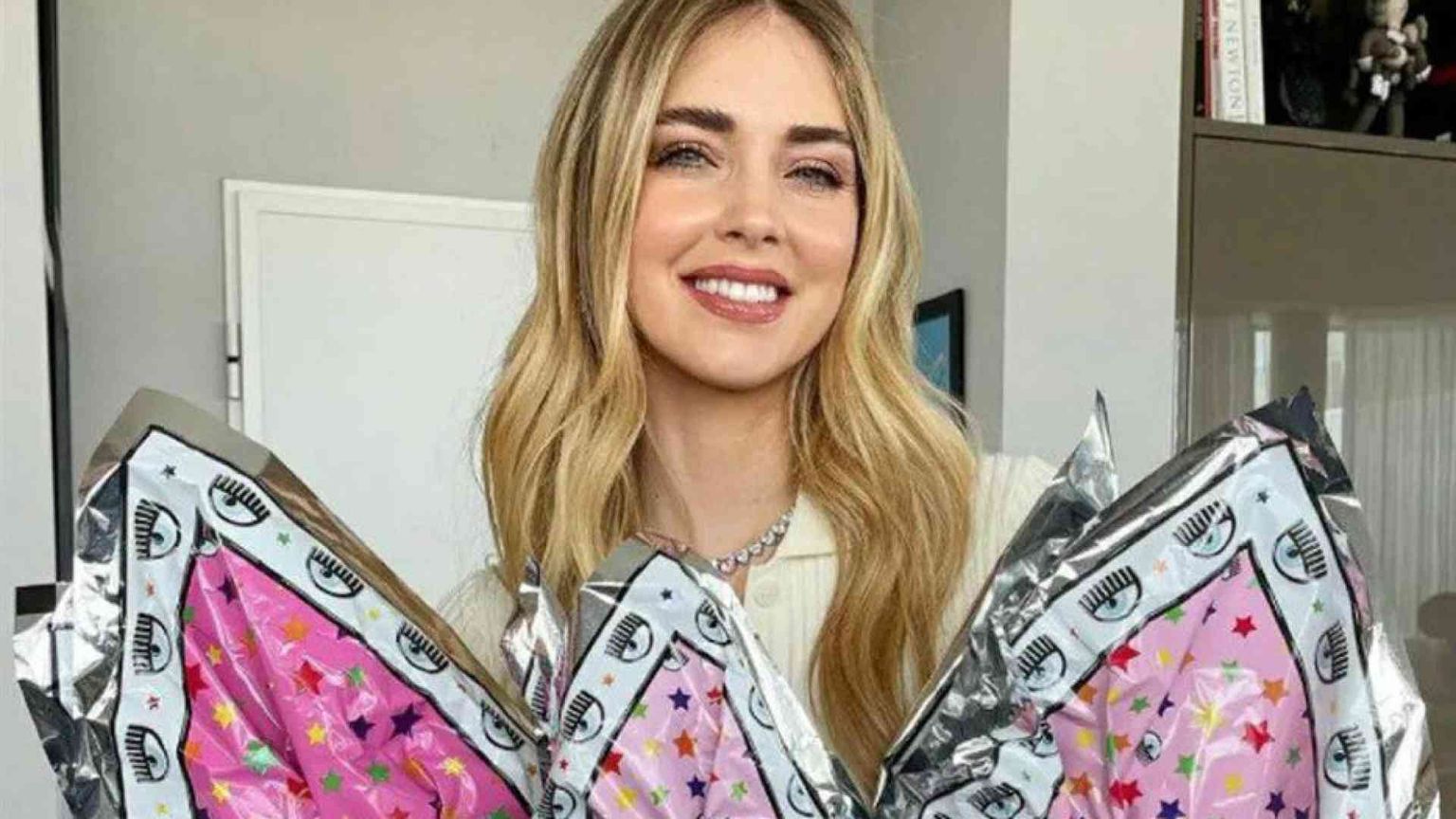 Beneficenza certificata e sanzioni. Anche Ferragni approva, ed è polemica