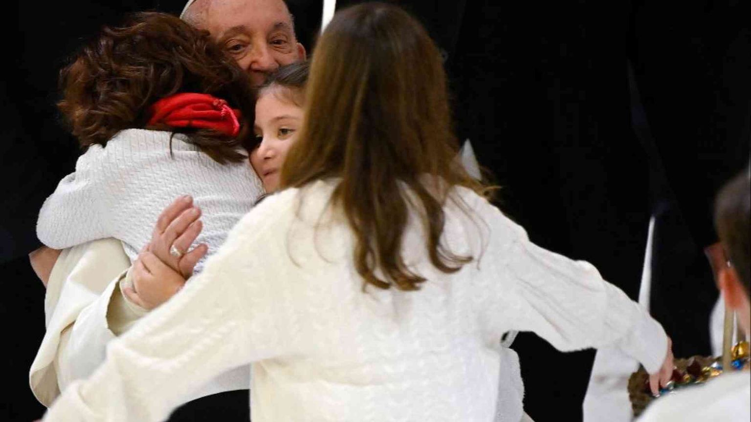 Francesco ai cresimandi di Bari: appassionatevi a Gesù