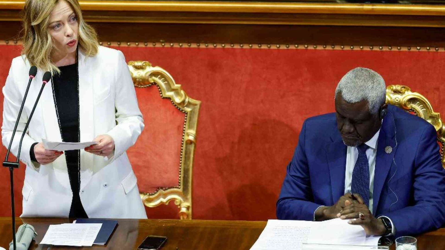 Meloni: «Mai più un approccio predatorio. Pronti 5,5 miliardi»