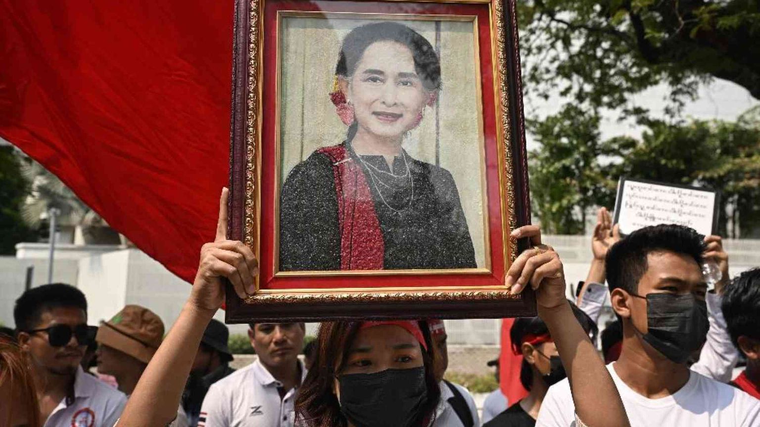 Dopo tre anni Suu Kyi rompe il silenzio con una lettera dal carcere