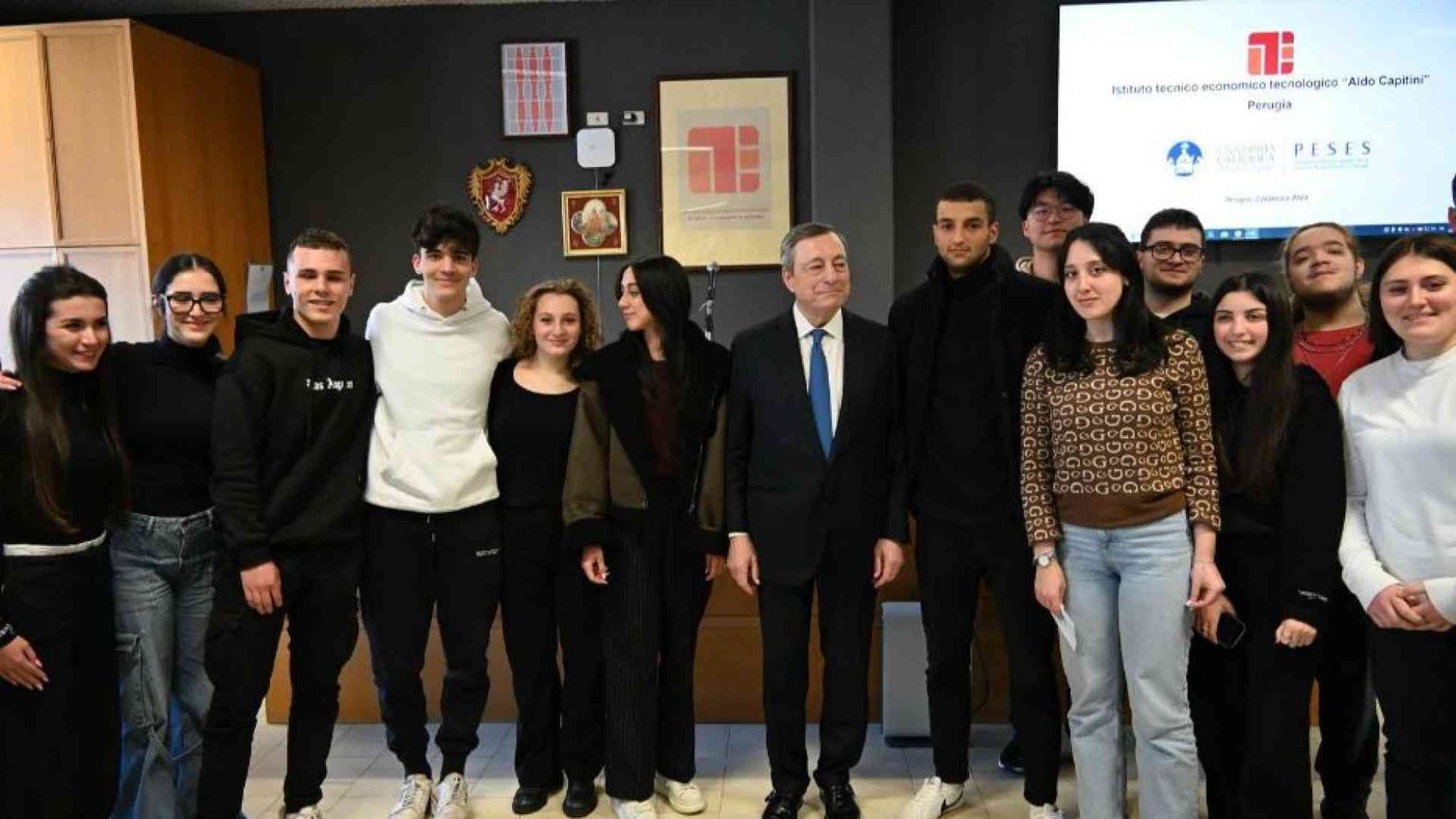 Progetto Peses, Draghi incontra studenti del Capitini di Perugia