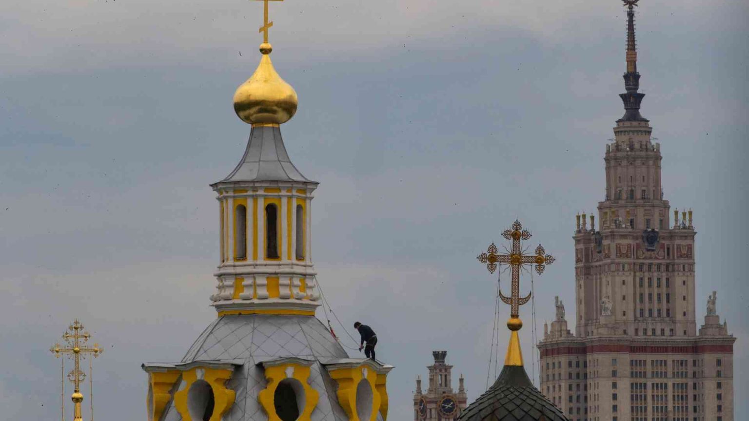 Proteste contro la costruzione di una chiesa ortodossa. «Preferiamo il parco»