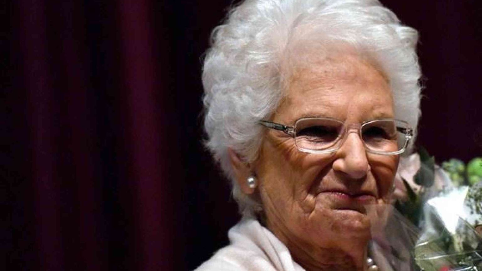 Solidarietà unanime a Segre per gli attacchi della diplomatica Basile